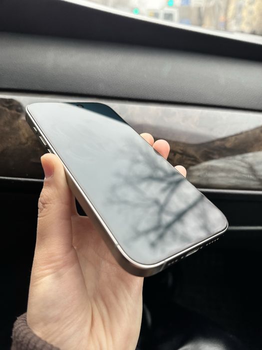 iPhone 15 Pro 256 93%