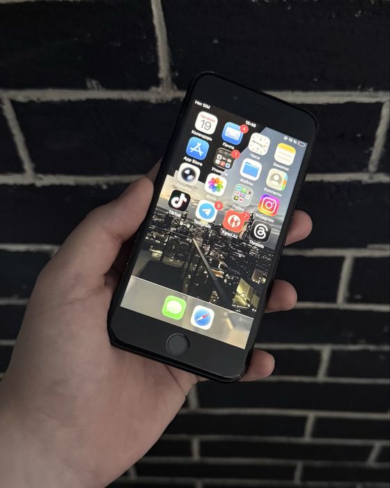 Iphone SE 2020 64гб