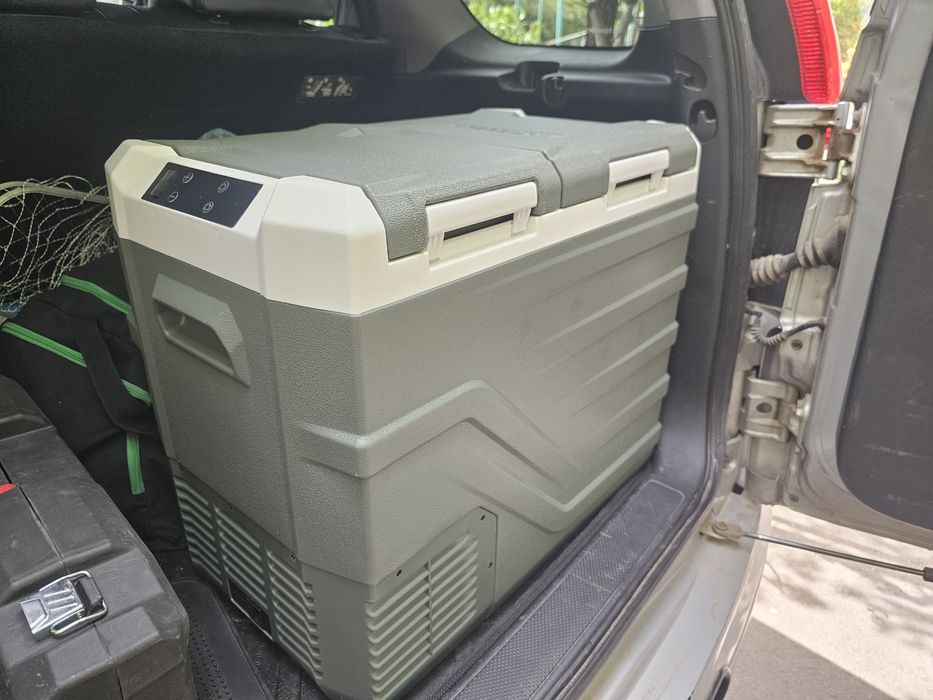 Компресорен хладилник на 12/24v 40литра ДВУЗОНОВ