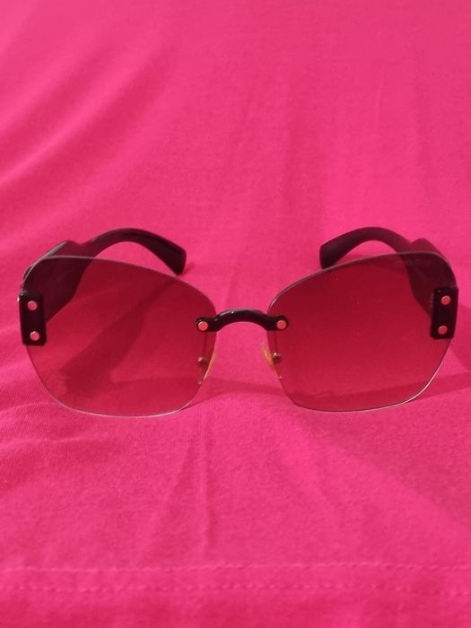 Продаются солнцезащитные очки