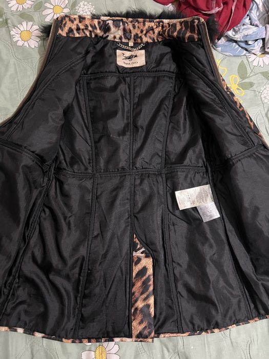 Продам куртку осень весна