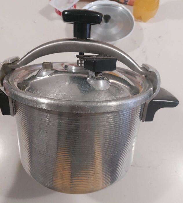 Скороварка 6 литров. Советская