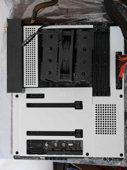 Placa de baza NZXT N7 Z490 socket 1200 Intel Gen 10 si 11 - testata