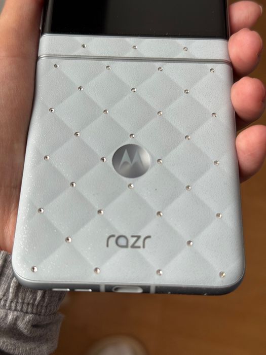 Moto razr 60 Swarovski