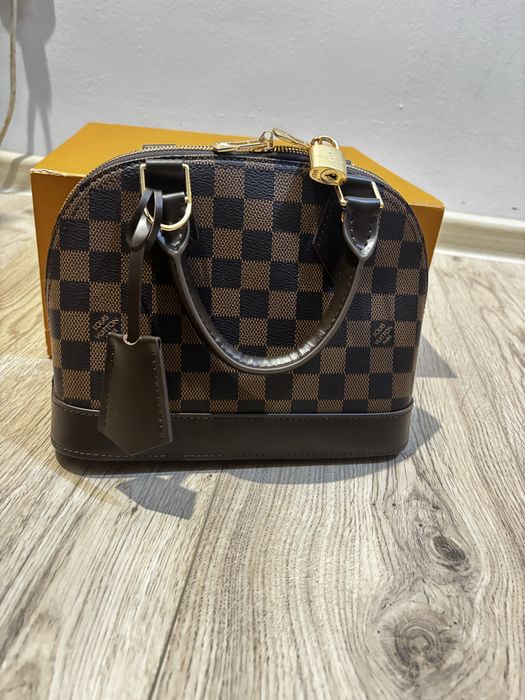 Louis Vuitton alma bb