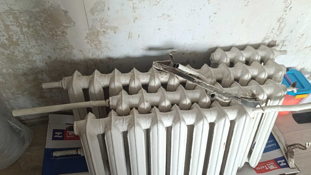 Продам чугунные батареи