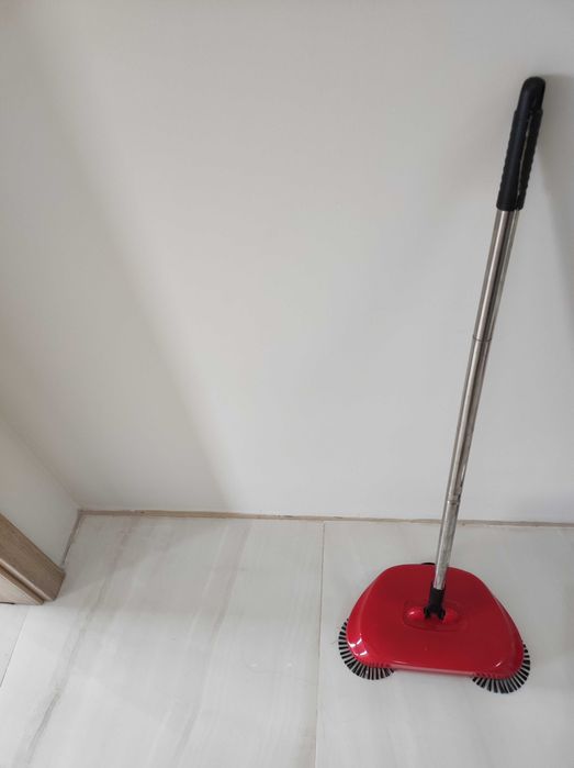 Продавам ръчна подочистачка
