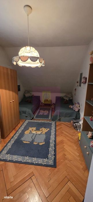 Vila de vanzare cu 6 camere si teren de 5116 mp in Cornu, Prahova