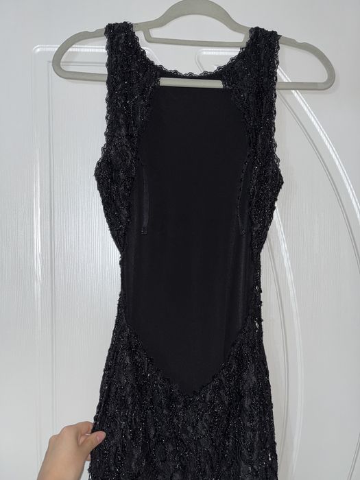 Елегантна черна рокля!