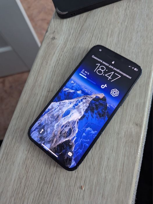 Продам обменяю айфон 12