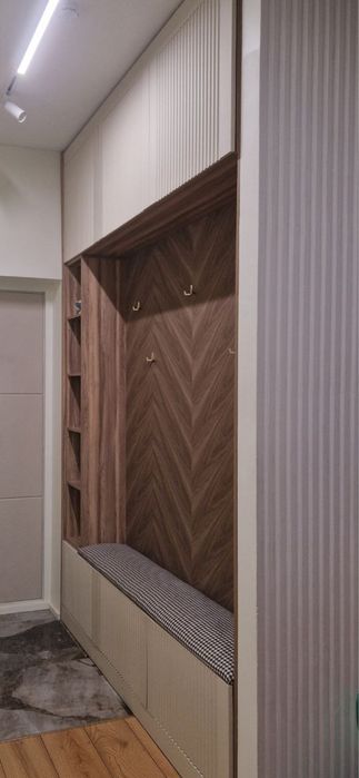 Продам прихожую срочно