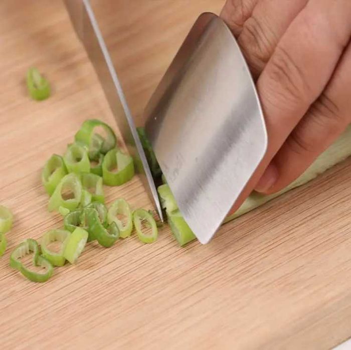 protectie degete cutit la tait legume
