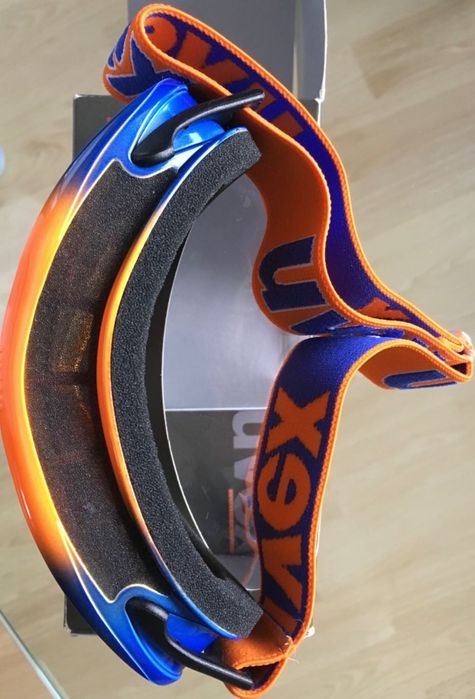 Детска Ски каска и очила