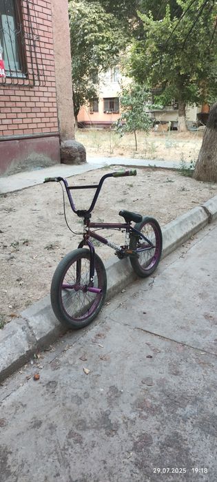 Стильный BMX Kenstone для трюков и катания