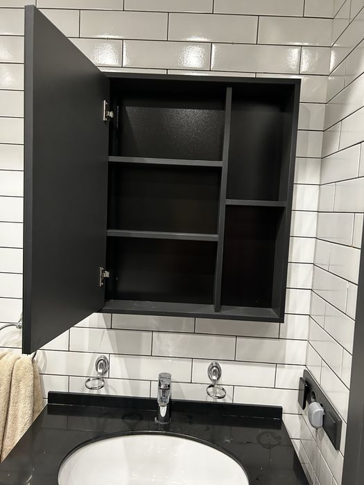 Шкаф в ванну с зеркалом