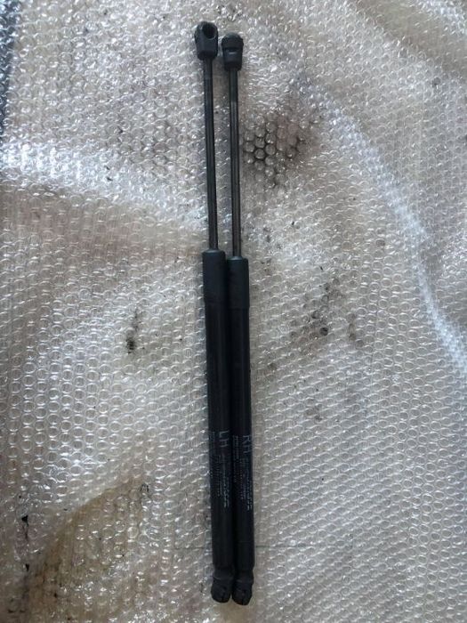 set amortizoare portbagaj stanga dreapta  hyundai ix20