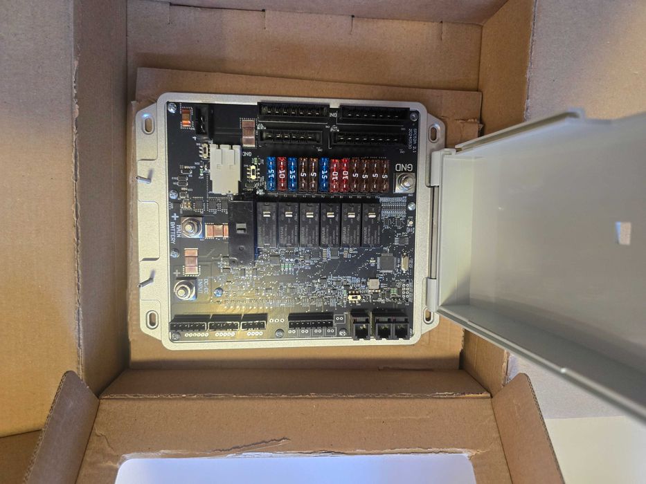 Simarine VIA Система за управление и мониторинг на кемпер или каравана