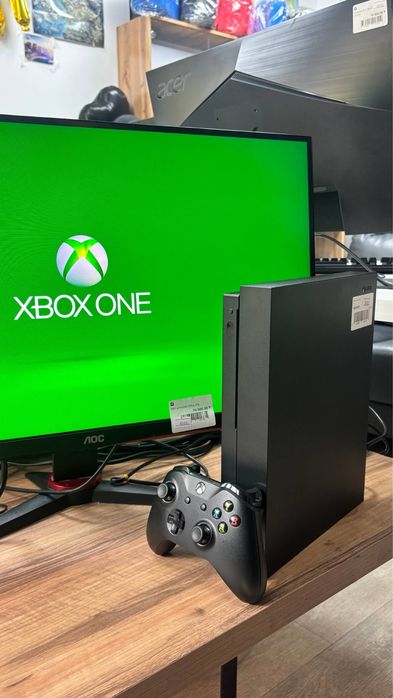 Xbox One X с дисководом 1Tb с 1 геймпадом 0.0.12/Kaspi Red