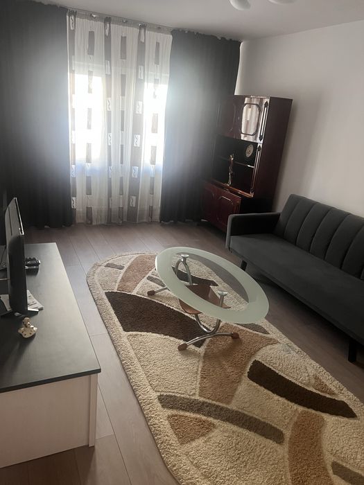 Inchiriez apartament 3 camere/56 mp.