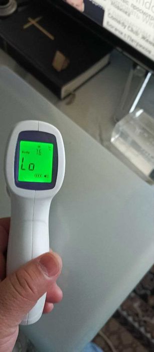 продаю термометр электронный