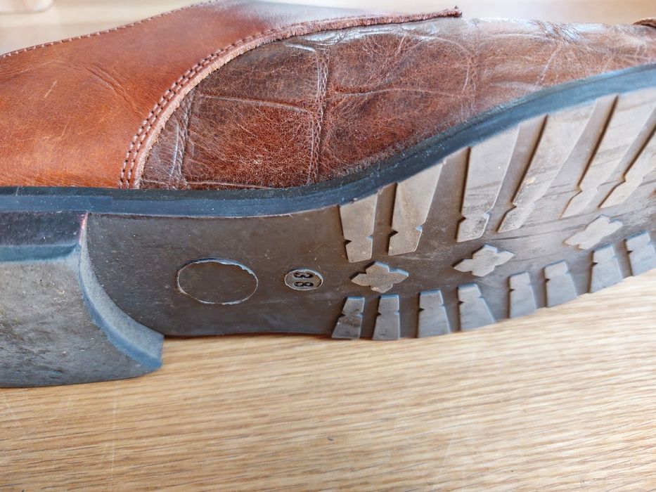 Pantofi lucrati manual, marime 38