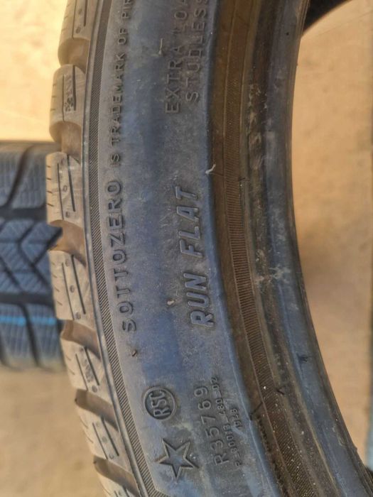 2 Pirelli R19 225/45 Зимни гуми  DOT2620