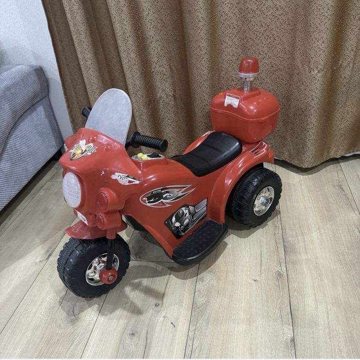 Попрыгун, мяч и толокар