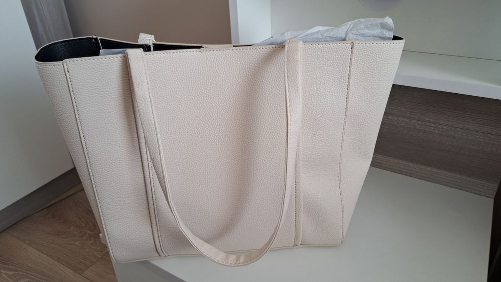 Чисто нова дамска чанта