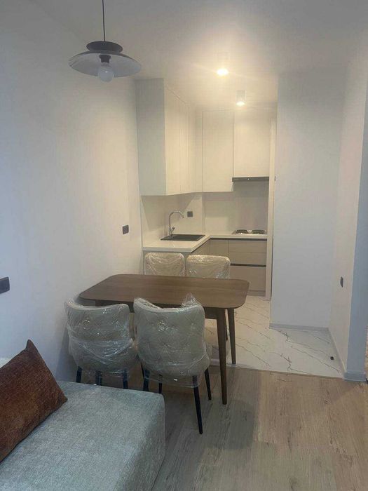 Ugam Riverda апартамент сотилади.  Биринчи линия сувга қараган. 5-этаж