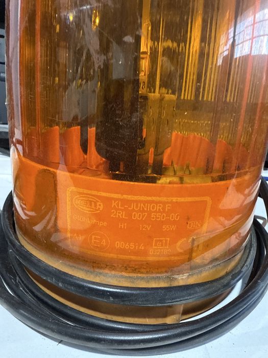 Сигнални лампи,Аварийни буркани,светлини или маяци за пътна помощ