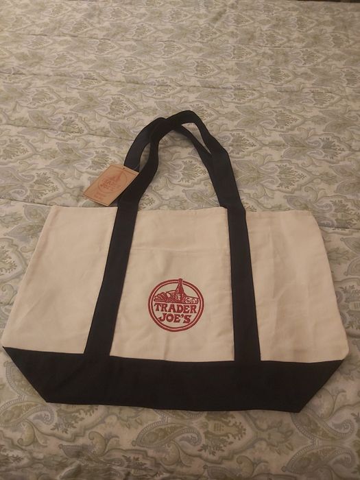 Geanta Trader Joe's,modelul iconic din SUA, f cautat și la noi.