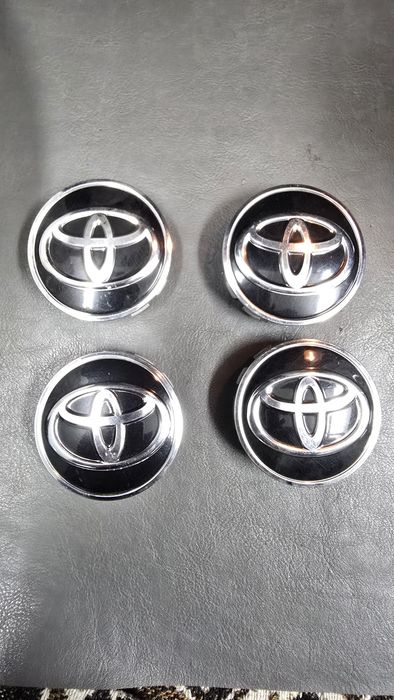 Колпачки на диски тойота
