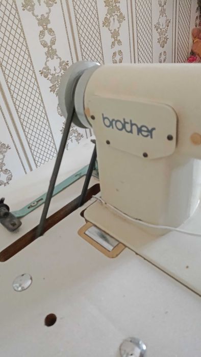 Производственная машинка brother одношовная в хорошем  состоянии