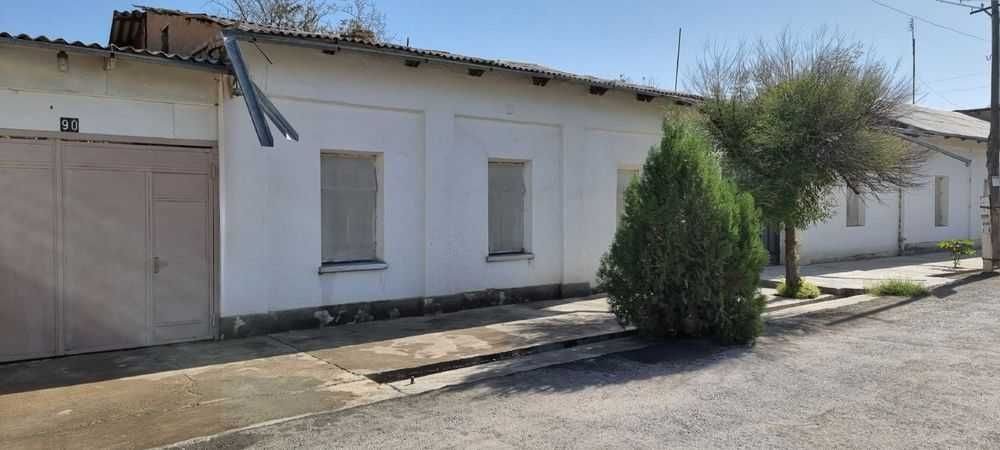 Продаётся дом в центре города, по улице Льва Толстого