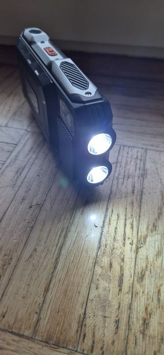 Мобилен телефон Yeemi Q9 с 4 SIM карти За възрастни хора, лов, риболов