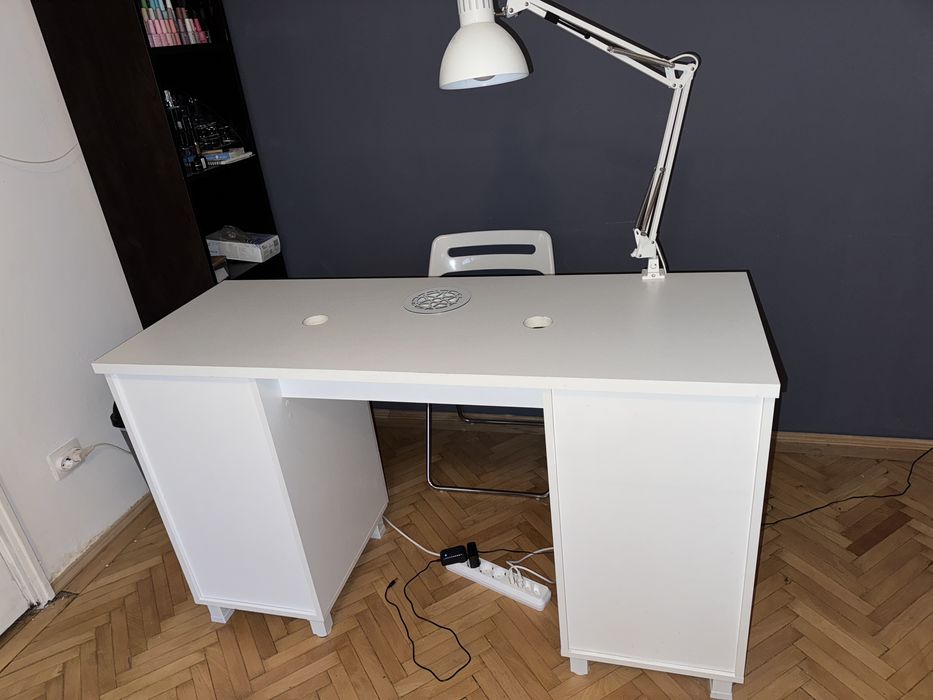 Masa de manichiura cu aspirator 1040 mc/h