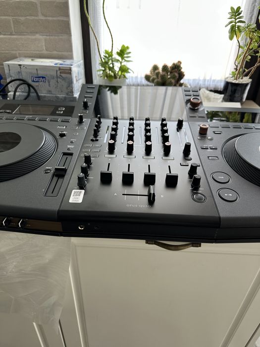 Consola Dj Pioneer Opus Quad