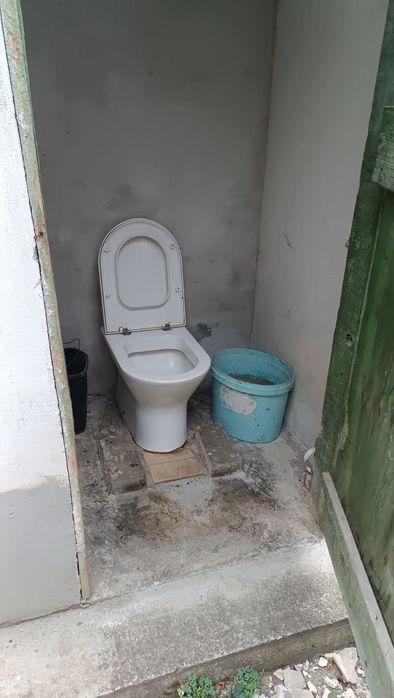 Продавам къща близнак