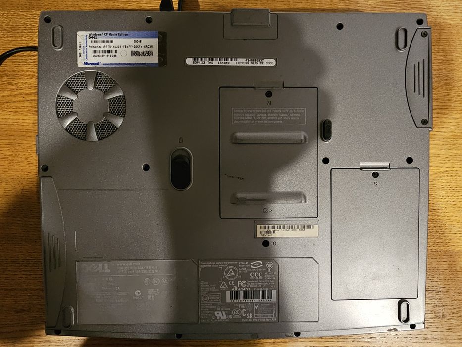 Продам старенький ноутбук