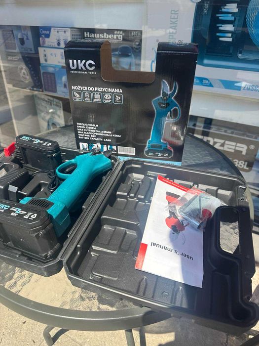 Акумулаторна ножица за клони UKC 8500 – 68V, 2 батерии