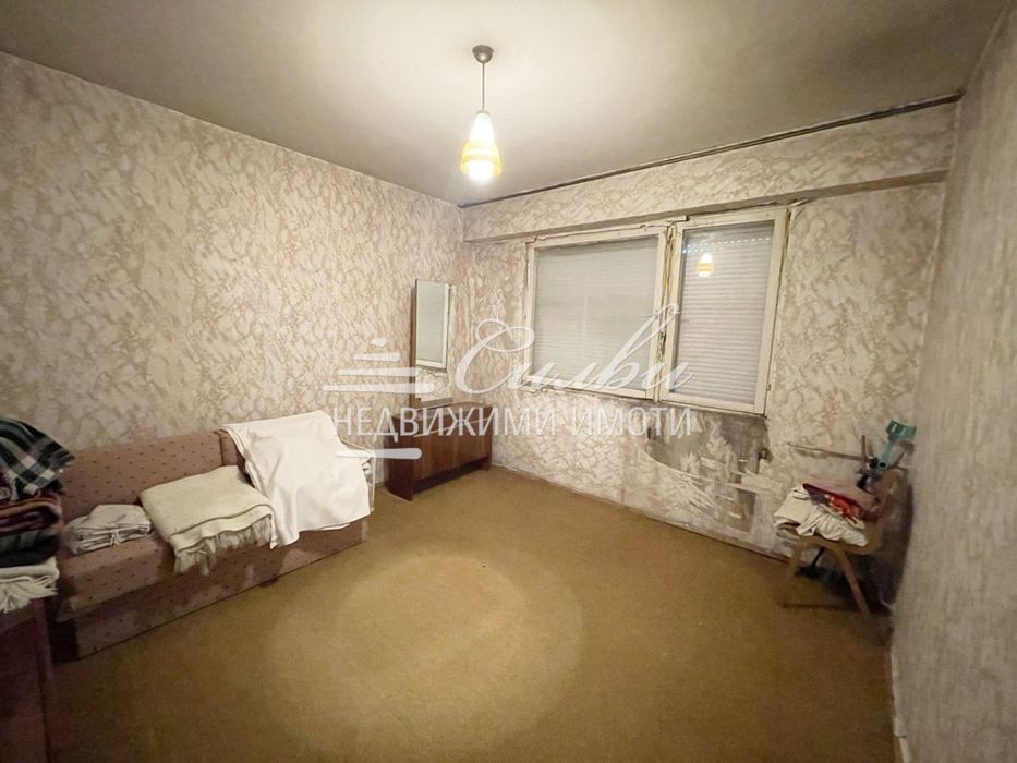 Продава се Тристаен апартамент в Шумен, Боян Българанов 1 - 77 кв.м за 1027 €/кв.м - Снимка #2