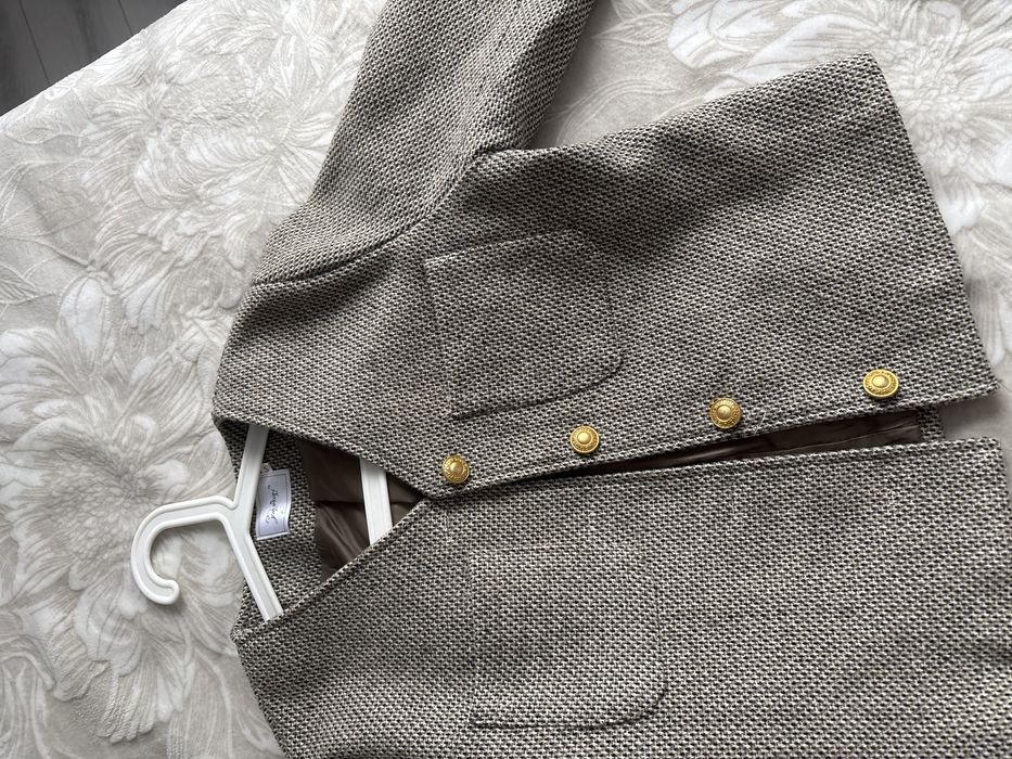 пиджак с пуговицами