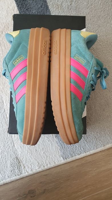 Продавам маратонки Adidas VL Court Bold, размер 39 1/3