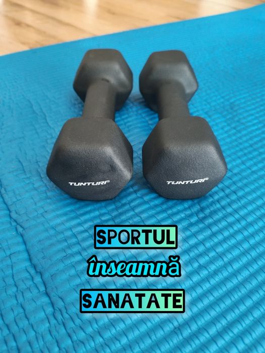 Gantere 2 x 2 kg, neopren, stare impecabila