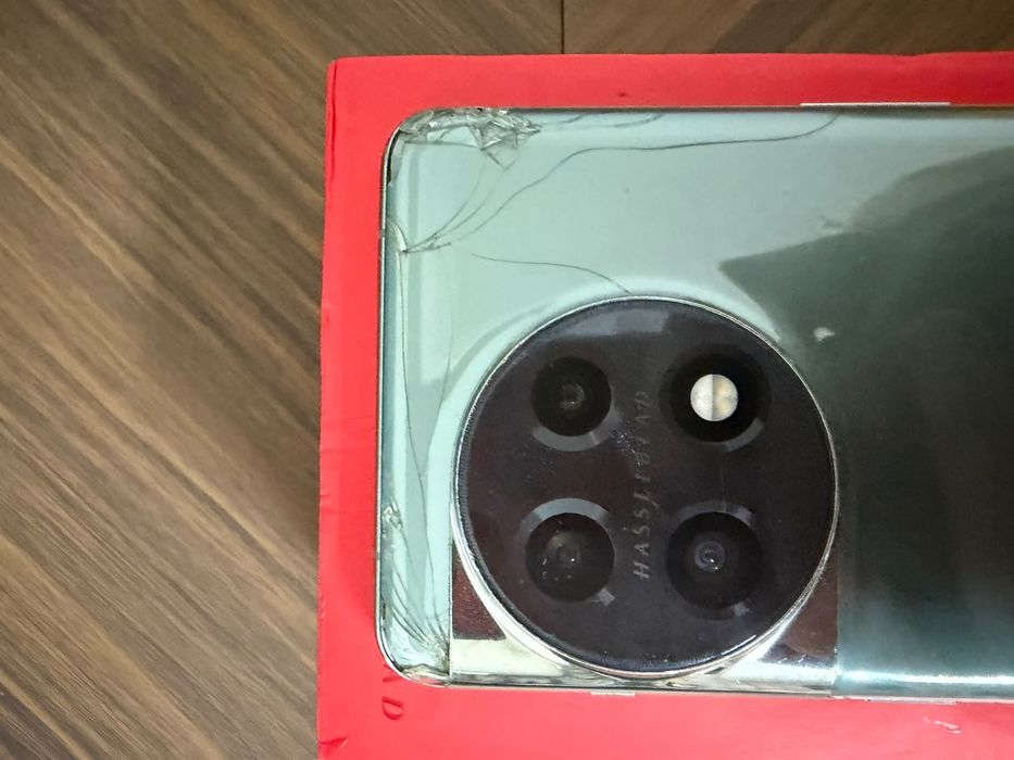 Продам Oneplus 11