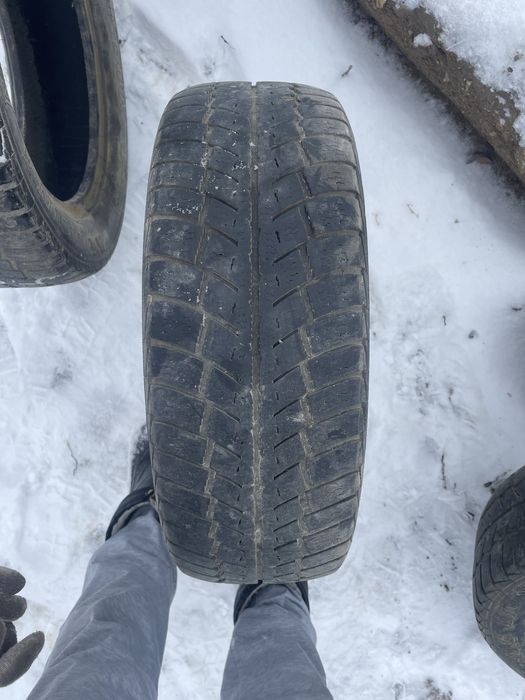 Всесезонные зимние шины 195/60/R15.