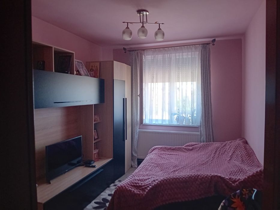 Se oferă spre vânzare apartament cu suprafața de 60 mp, situat în Beiuș