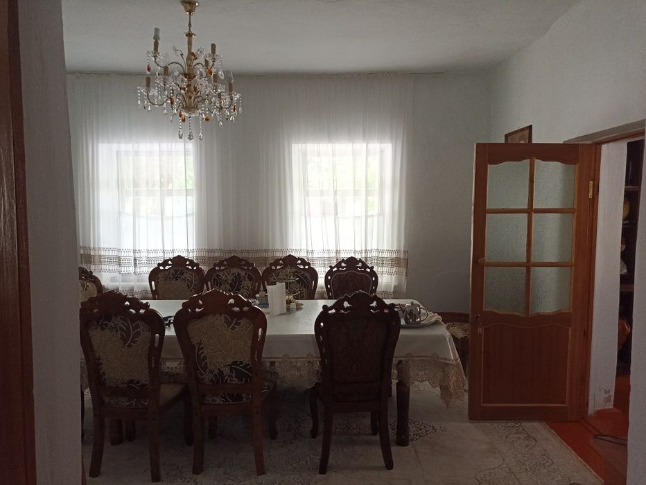 Продается дом в центре города.