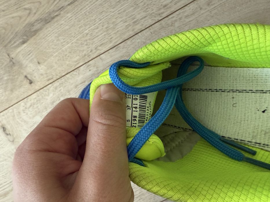 Футзалки Адидас.