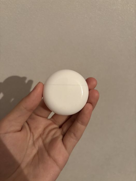 Эйрподсы 2 штук за 15к